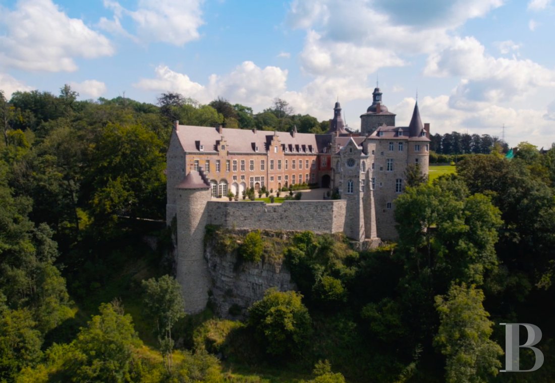 En Belgique, dans le comté de Namur au sud de Bruxelles, un château-forteresse et son domaine de cent hectares - photo  n°35